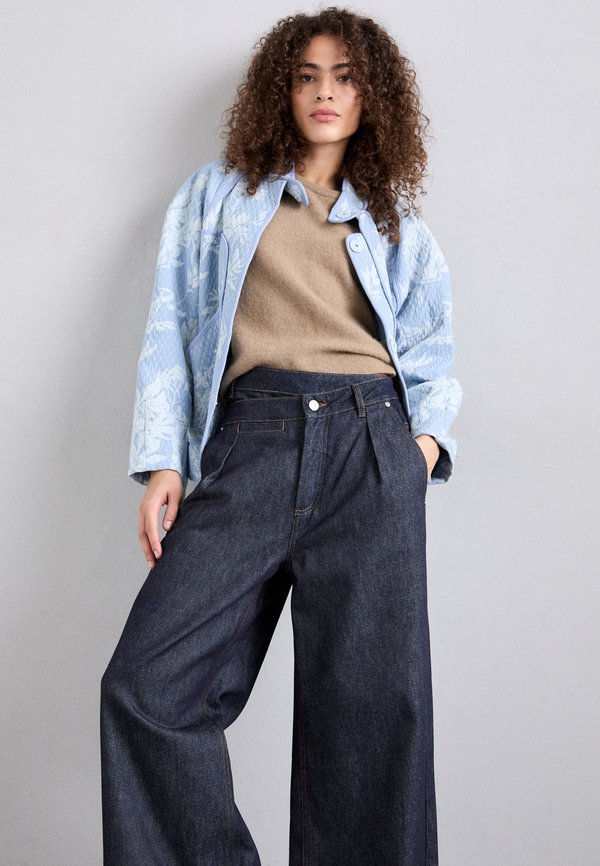 SHELLIE - Relaxed fit jeans - indigo2
