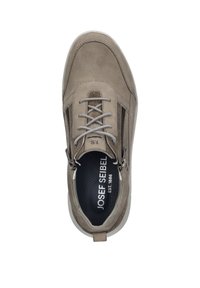 Beige Wildlederschuh mit runder Zehenpartie, ausgestattet mit Schnürsenkeln und seitlichen Reißverschlüssen, synthetischer Sohle und gepolsterter Innensohle mit sichtbarem Branding im Inneren.