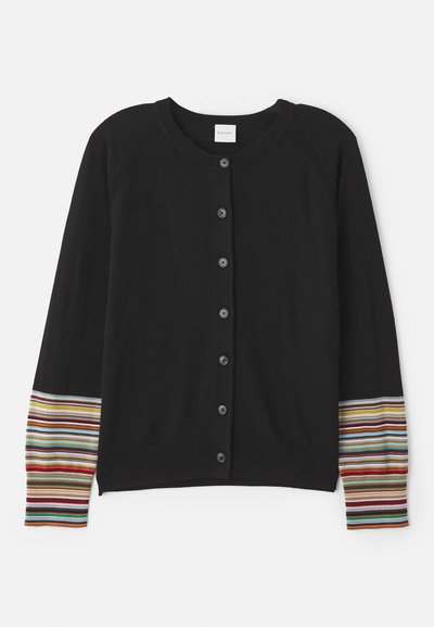 Cardigan nero con bottoni sul davanti, caratterizzato da accenti a righe di vari colori sulle maniche. Realizzato in tessuto morbido e testurizzato.