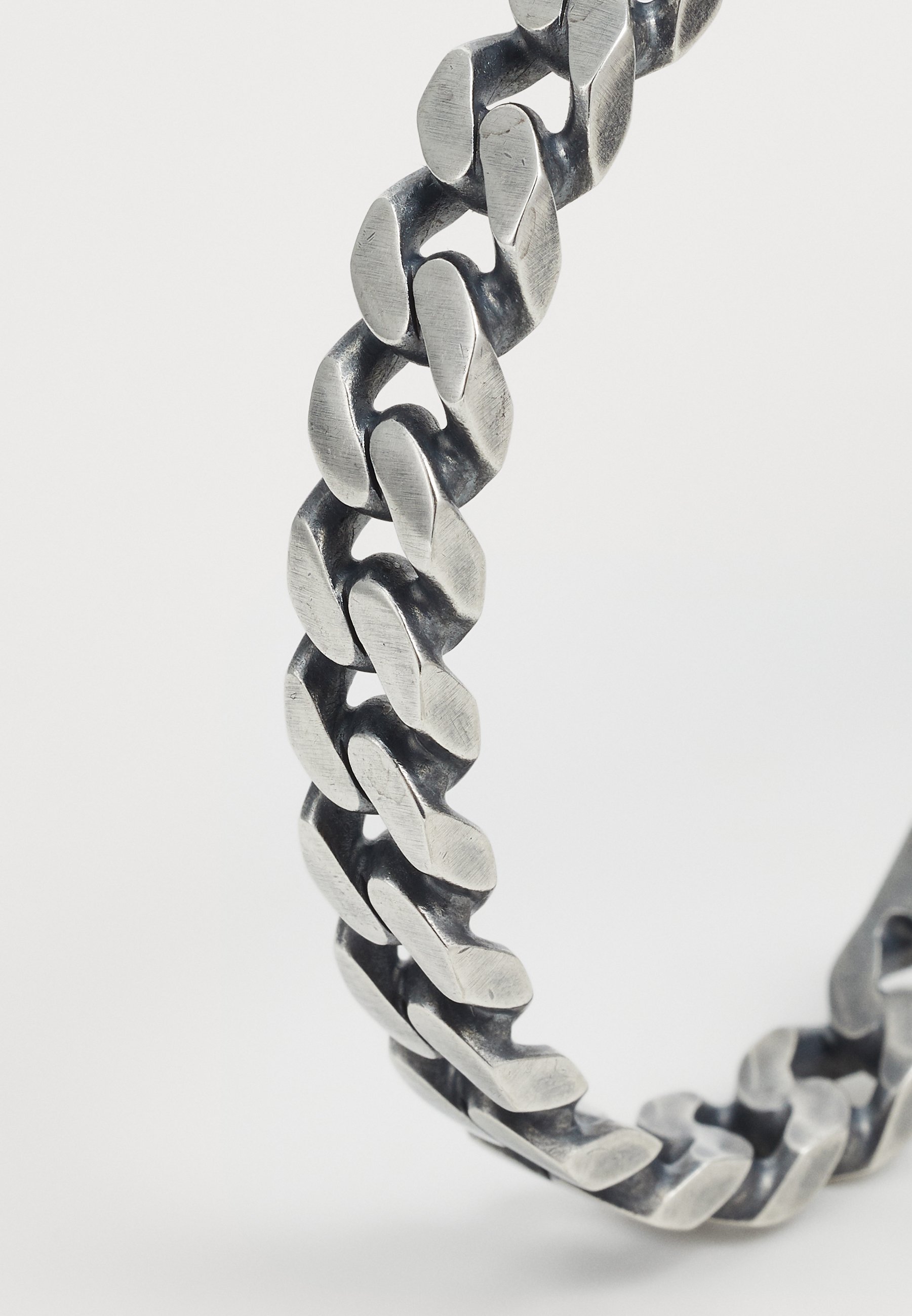 【関税＆送料込み】Mm6 Maison Margiela Enamel Logo Cuff Bra MM6 Maison Margiela enamel-logo Bracelet Cuff | Silver