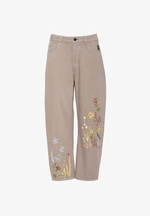 Lichtbruine broek met brede pijpen, kleurrijk geborduurde wilde bloemen op beide pijpen, voorzakken en een knoopsluiting in de taille.