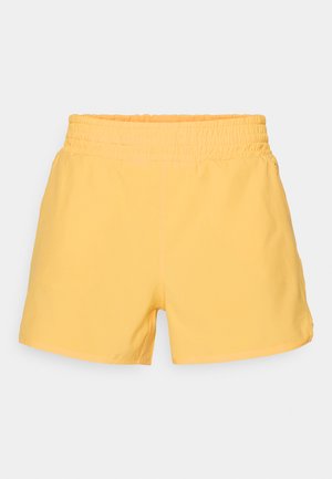 Geel elastische shorts met een gladde textuur, met een relaxte pasvorm en een minimalistisch ontwerp. Geen zakken of versieringen zichtbaar.