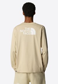 The North Face EASY TEE - Camiseta estampada - gravel