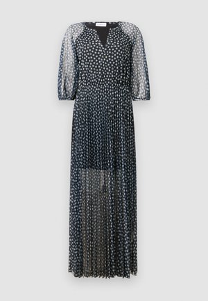 Robe maxi noire plissée avec des manches bouffantes transparentes, décolleté en V, et un motif floral en blanc et accents argentés sur tout le tissu.