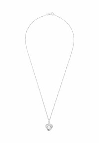 Silver kedja halsband med ett hjärtformat hänge som har en central sten och accentdetaljer runt kanterna.