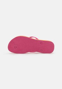Havaianas SLIM FIT FLATFORM - Sandálias em T - pink electric