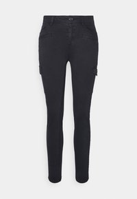 Sorte denim cargo bukser med slim fit, der har to sidelommer, to baglommer og en lynlås cargo lomme på låret.