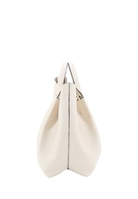 Borsa a tote bianca in pelle con una finitura morbida e texturizzata, caratterizzata da un design snello e da cuciture nere a contrasto lungo le cuciture.