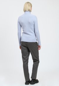INFLUENCER TURTLENECK - Maglione - iceberg