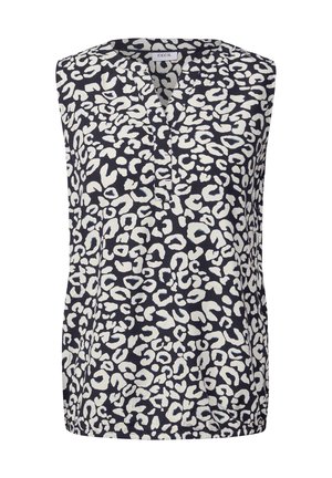 Bezramionkowa bluzka w granatowym kolorze, z białymi i jasnoniebieskimi wzorami w panterkę. Dekolt w kształcie litery V, w luźnym kroju.