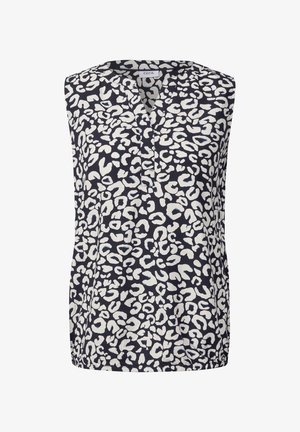 Bezramionkowa bluzka w granatowym kolorze, z białymi i jasnoniebieskimi wzorami w panterkę. Dekolt w kształcie litery V, w luźnym kroju.