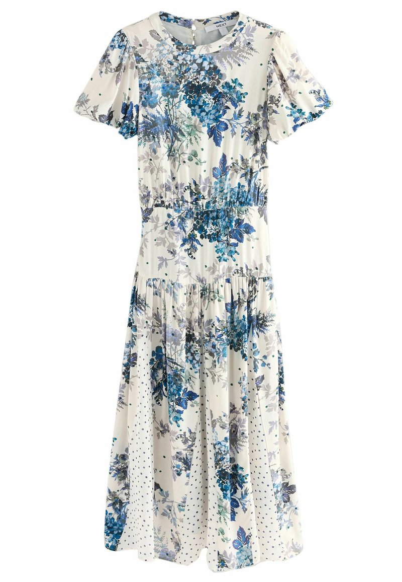 Robe blanche longueur genoux avec imprimé floral bleu et gris, manches courtes, encolure ronde, taille élastique et fermeture à boutons dans le dos.