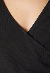 Pieces Maternity Μπλούζα με μακριά μανίκια - black