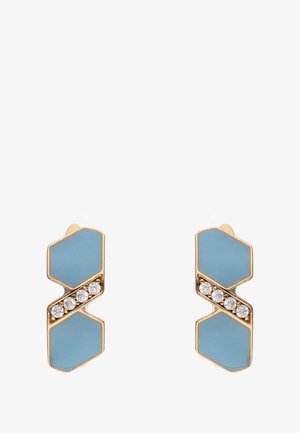Złote geometryczne kolczyki z jasnoniebieskimi akcentami emaliowanymi i rzędem przezroczystych kryształków dla dodatkowych detali.