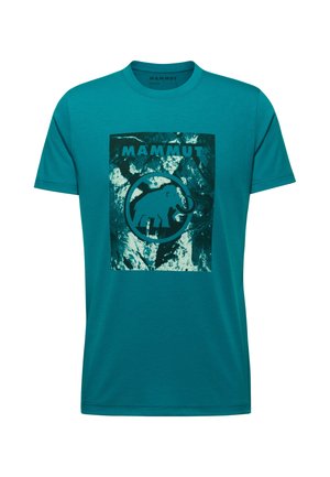 T-shirt a maniche corte color teal con testo "Mammut" e una silhouette di mammut su un design rettangolare testurizzato e marmorizzato sul fronte.