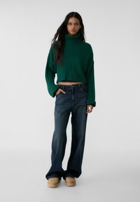 Stradivarius Strickpullover - mottled green