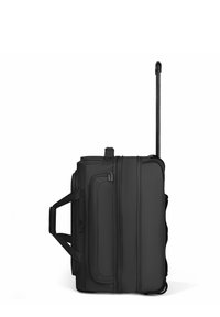 Zwarte duffelbag met wielen, zijhandvat, voorvak met rits en een uitklapbaar telescoophandvat om te rollen.