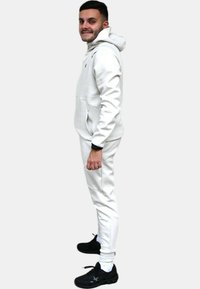 Under Armour SET - Chándal - beige