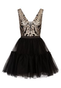 Robe noire avec une jupe en tulle, présentant un décolleté en V profond et un design floral argenté orné sur le buste. L'ourlet volé ajoute du volume.