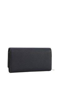 Portafoglio in pelle nera con texture, dalla finitura liscia, caratterizzato da un design a soffietto e una piccola zip argentata su un lato.