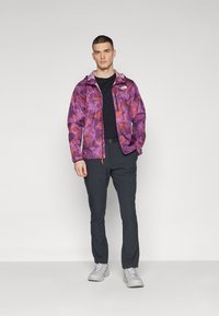 The North Face HIGHER RUN JACKET - Tuulejope - vivid flame