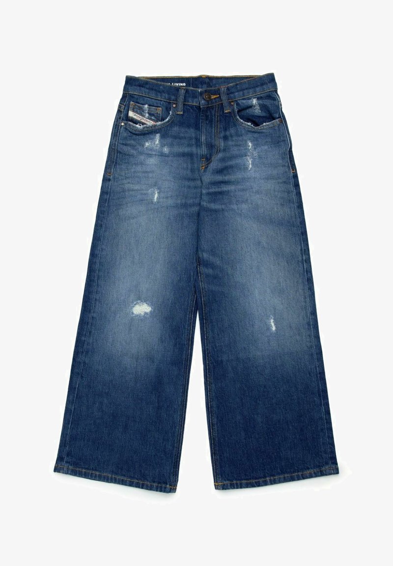 Jeans in denim blu scuro a gamba larga con dettagli strappati, design a cinque tasche e chiusura con bottone in metallo. Presentano un leggero sbiadimento e cuciture a contrasto.