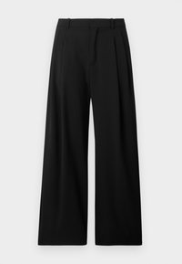 Schwarze, weit geschnittene Hosen aus glattem Stoff. Mit Falten an der Vorderseite und einem einfachen Bund mit Gürtelschlaufen. Keine sichtbaren Taschen.