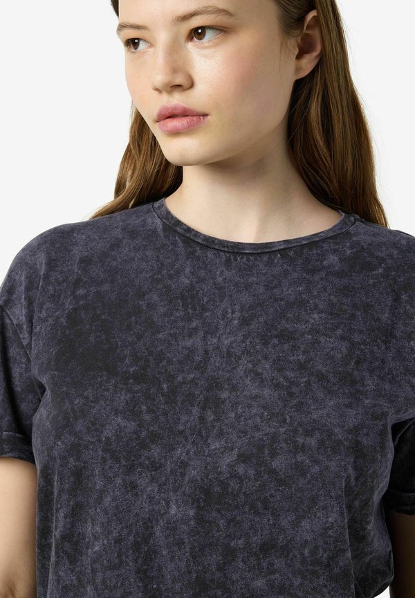 NMBRANDY - Basic T-shirt - obsidian2