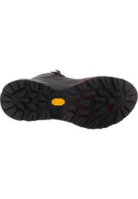 Semelle de botte de randonnée noire avec des crampons prononcés. Présente un logo Vibram jaune et un dessus noir lisse avec des accents violets. Matériau en caoutchouc texturé.