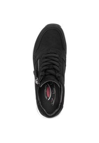 Zwarte suède sneakers met een ronde neus, een gestructureerd oppervlak, vetersluiting aan de voorkant, ritsaccent en contrasterende witte zool. Logo zichtbaar aan de binnenkant.