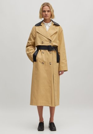 EDITED ÜBERGANGS AIKO - Trenchcoat - schwarz beige