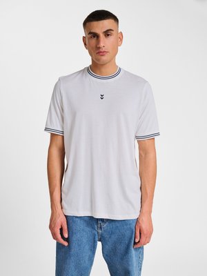 Hummel PULSE RETRO  - Sports T-shirts - white