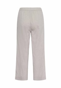 Pantalon court gris clair, coupe ample, taille élastique et jambes droites, vu de dos sur fond blanc.
