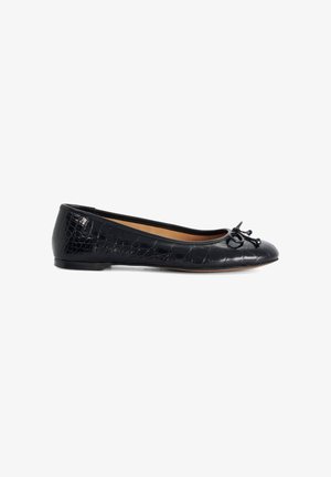 Dune London, DUNE LADIES WF HELENNE BOW-DETAIL BALLET FLATS - Ballerines - black-croc print leather