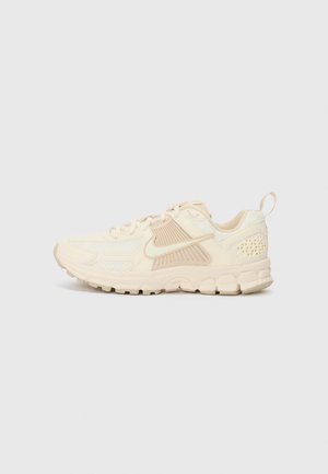 VOMERO 5 UNISEX - Sneaker low - pale ivor