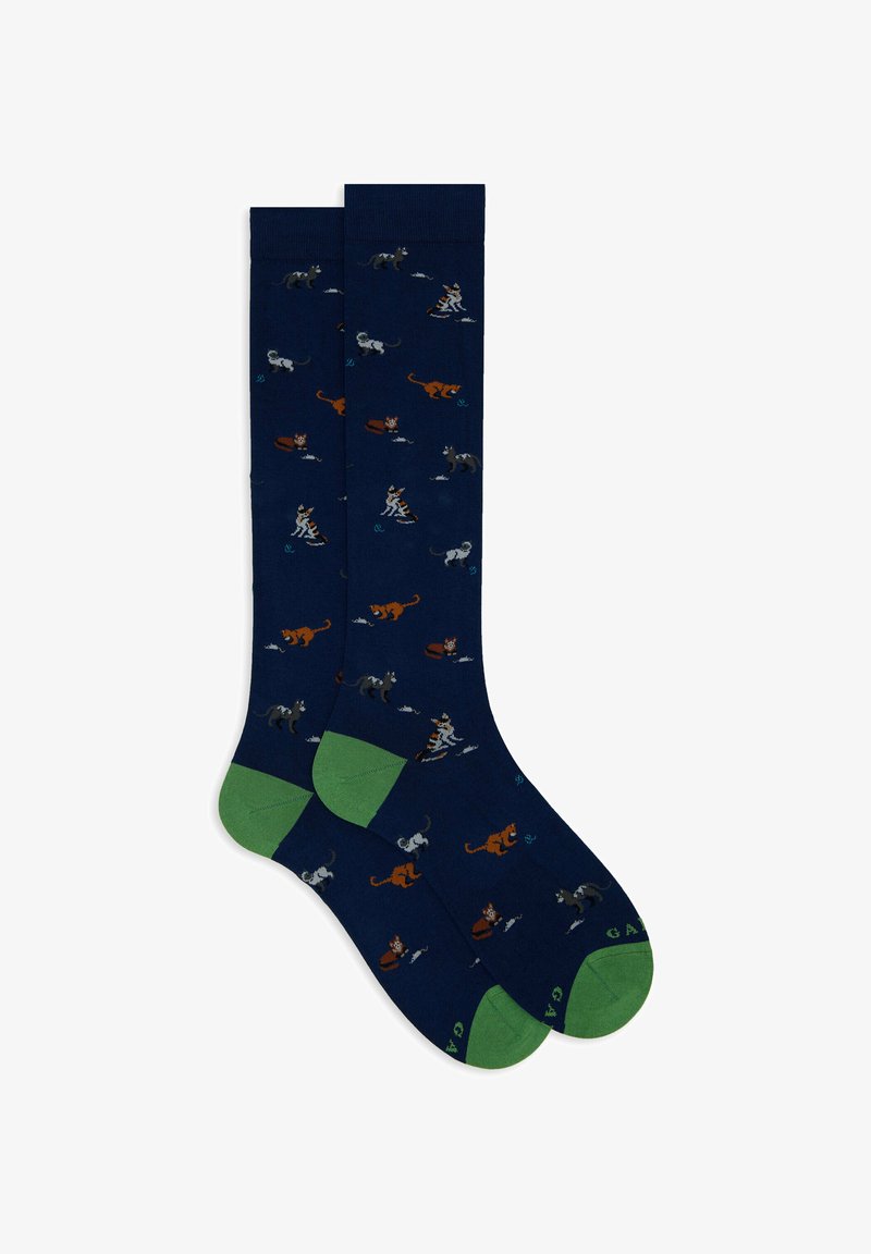 Calzini blu navy con un motivo di animali divertenti e dettagli verdi. Realizzati in un materiale morbido con sezioni del tallone e delle dita in contrasto testurizzato.