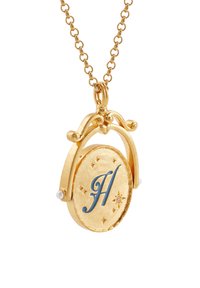 Collier pendentif en or avec un motif "H" bleu, des accents en forme d'étoile et un petit détail en perle. Il présente un sommet voûté orné et une surface texturée.