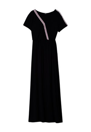 Robe longue noire à manches courtes, taille élastique et détails en biais rose clair sur l'épaule et le col.