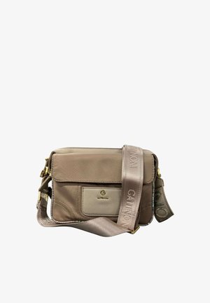 Borsa beige a tracolla con tasca frontale con pattina, logo dorato e tracolla larga regolabile con la scritta "CATIMON" in toni beige abbinati.