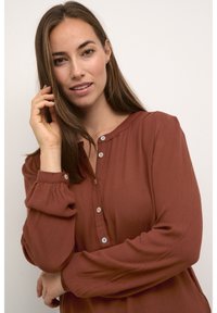 Kaffe KAKARLA AMBER - Bluse - cherry mahogany