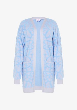 Jasnoniebieski kardigan z teksturowanym wzorem kwiatowym, z otwartym przodem, długimi rękawami, ściągaczami na mankietach oraz dwiema przednimi kieszeniami. Gładki, miękki materiał.