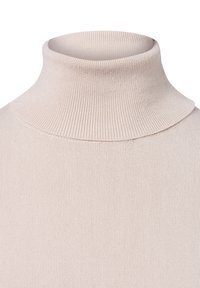 Beige Rollkragenpullover aus geripptem Stoff. Hat einen hohen Kragen und eine glatte Textur. Einfaches Design ohne Muster oder Akzente.