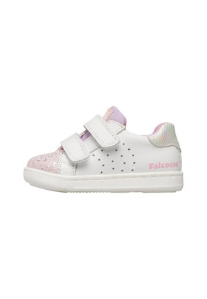 Weißer und rosa Kindersneaker mit glitzernder Spitze, zwei Klettverschlüssen, perforierten Seiten und "Falcotto"-Markierung an der Ferse.