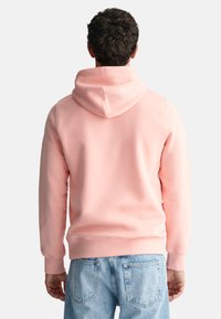 GANT REG SHIELD - Hættetrøje - bubbelgum pink