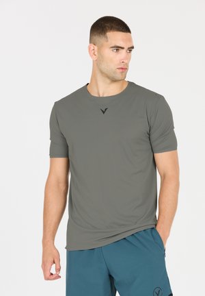 AYAAN - Tekninen t-paita - sedona sage