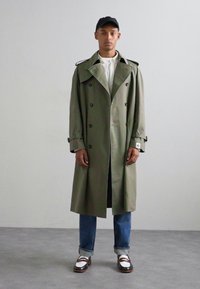 Bally Šineļveida mētelis - military green