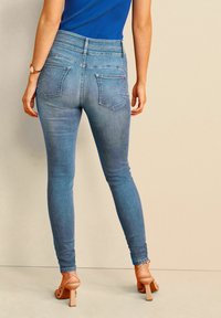 Next LIFT AND SHAPE - Testhezálló fazon - mid blue denim
