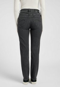 Lee CAROL - Vaqueros tapered - new season