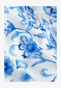 Seleccionado, blue floral