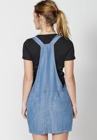Koroshi STRAP - Haljina od trapera - azul cl light blue